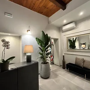 Soha Piazza Di Spagna Boutique רומא